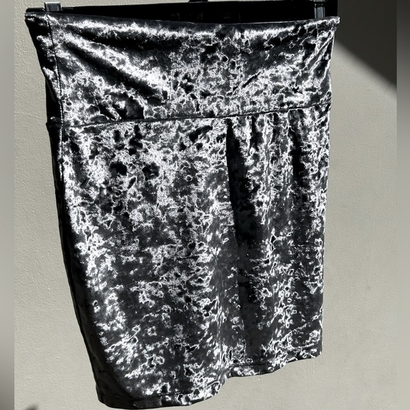 Velvet Mini Skirt - Picture 1 of 3